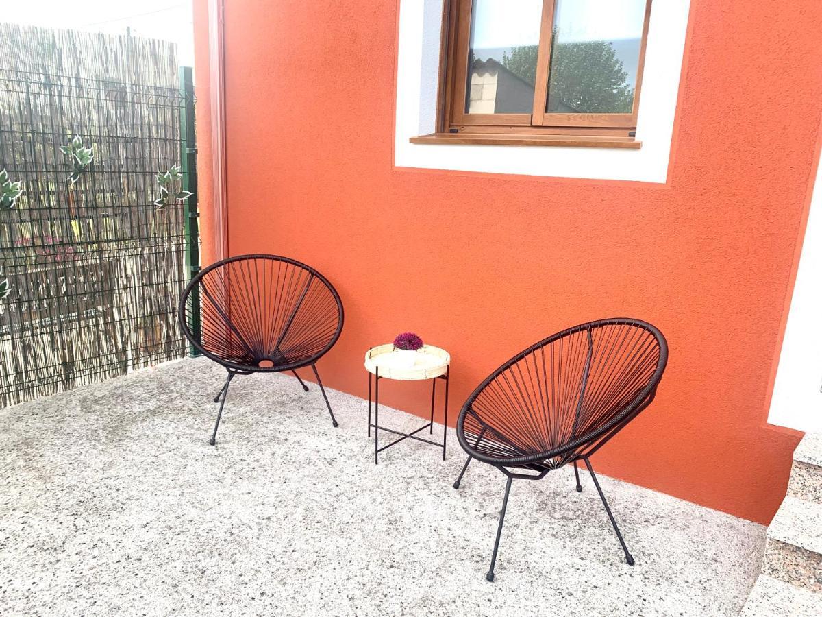 Ferienwohnung A Casa Vermella Con Jardin A 10 Minutos De Santiago De Compostela Ortono Exterior foto